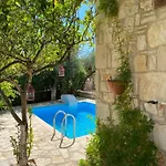 Valorys Stone House * Vasilikí