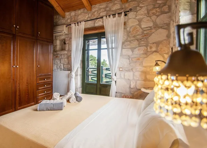 Villa Valorys Stone House *